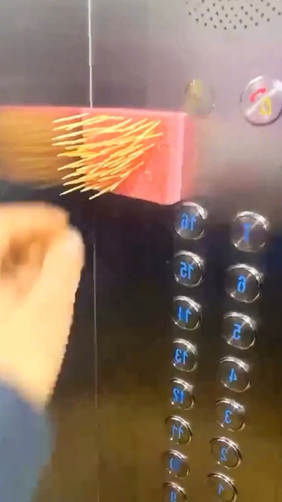 ag亚娱官网-我们普通工薪家庭,最需要什么保险?(图3) AG亚娱集团官方